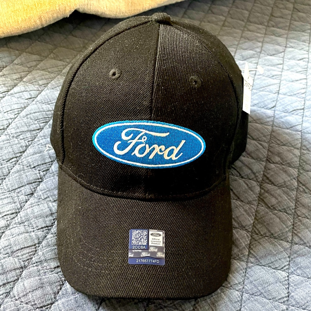 New with tags Ford hat.